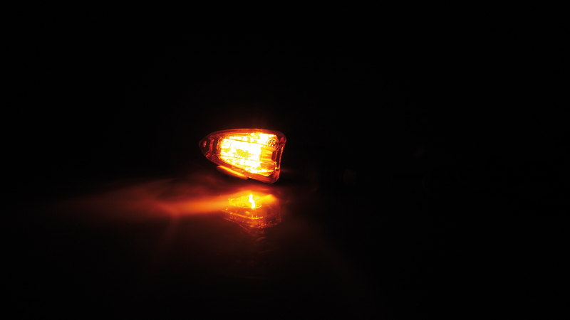 HIGHSIDER Smart Lizzard Lampa Indikator Hus Svart / Lins Orange (Par), Fram & Bak Figur 6