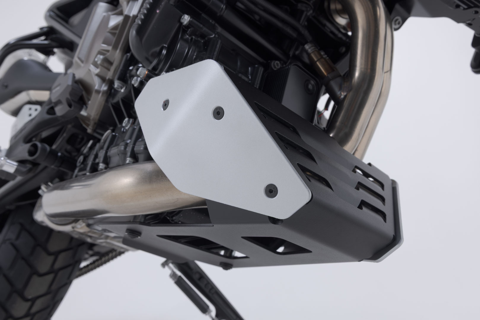 SW-Motech Spoiler frontal - Negru/Argintiu. Husqvarna Svart-/Vitpilen 801. Figura 3