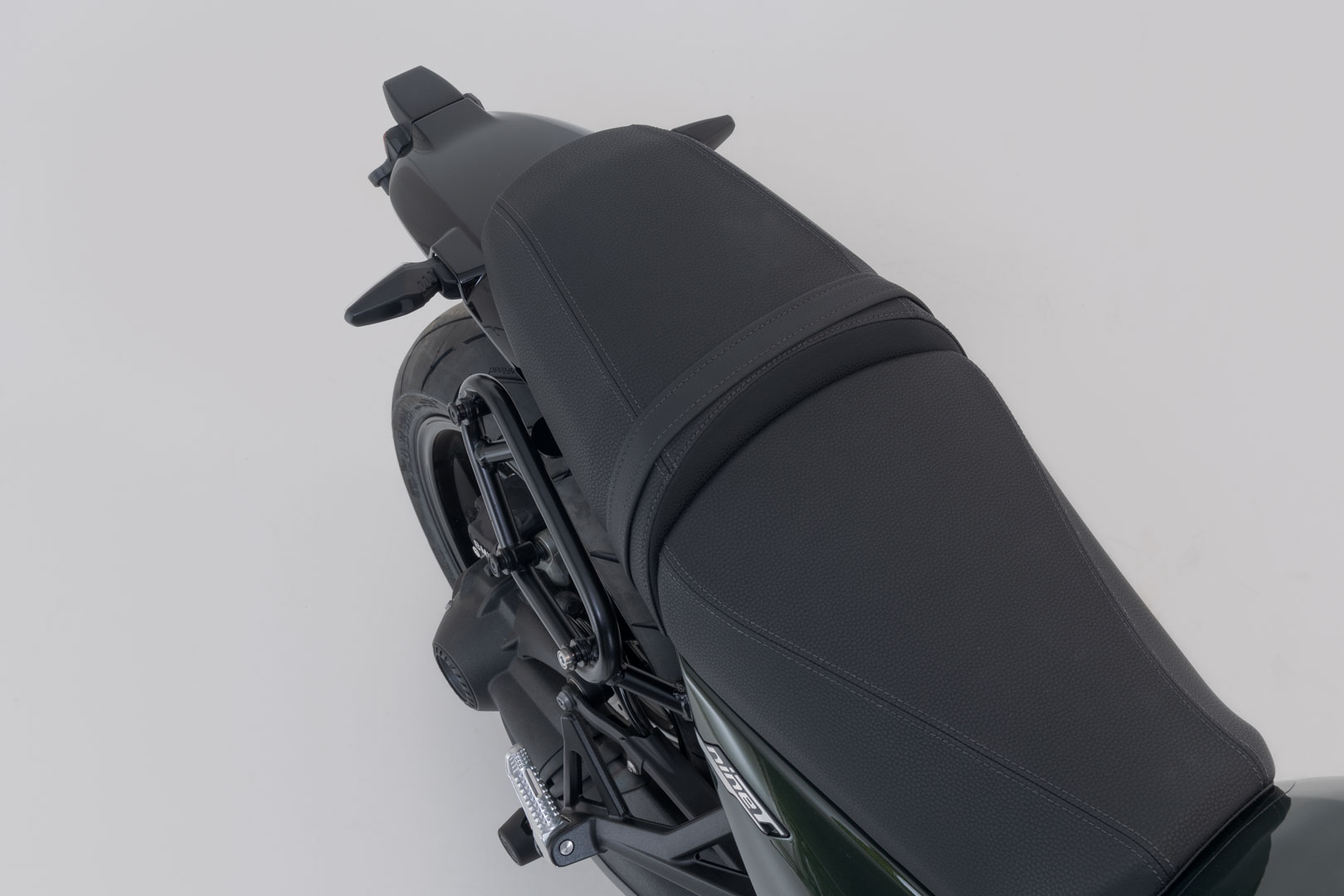 SW-Motech Legend Gear sistem de geantă laterală LC Black Edition - BMW R 12 S / R 12 nineT (23-). Figura 5