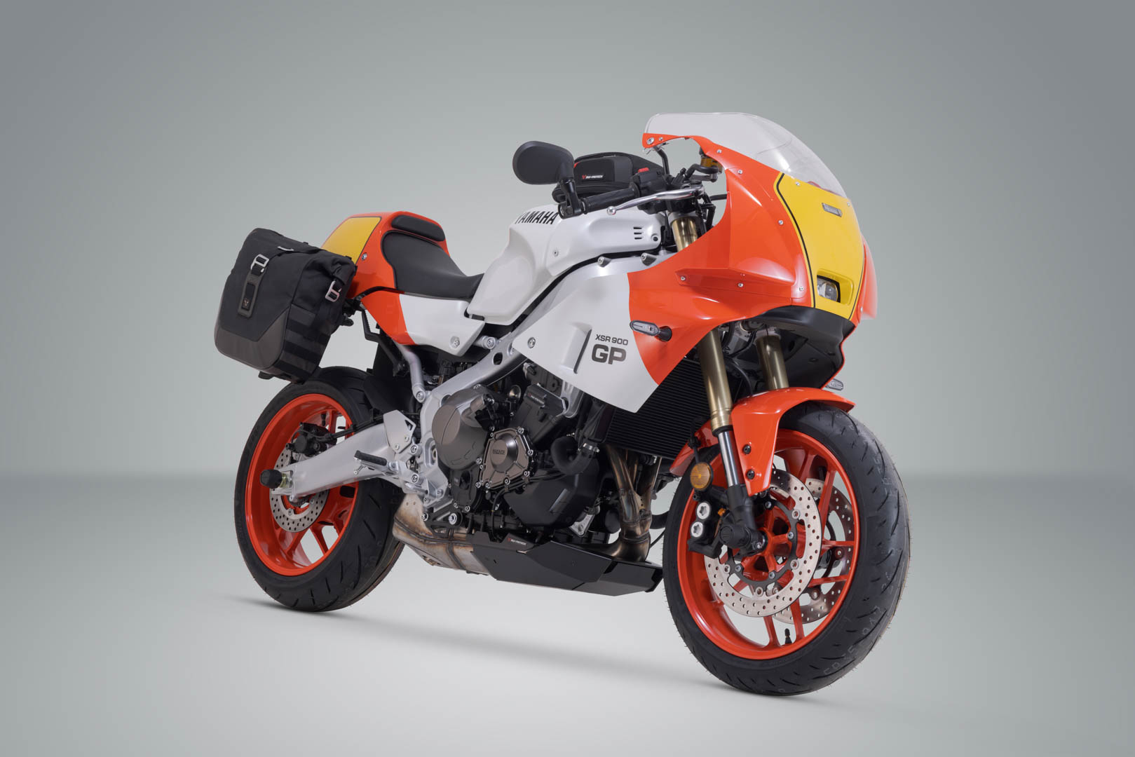 SW-Motech Legend Gear sistem de geantă laterală LC - Yamaha XSR900 (21-) / GP (23-). Figura 2