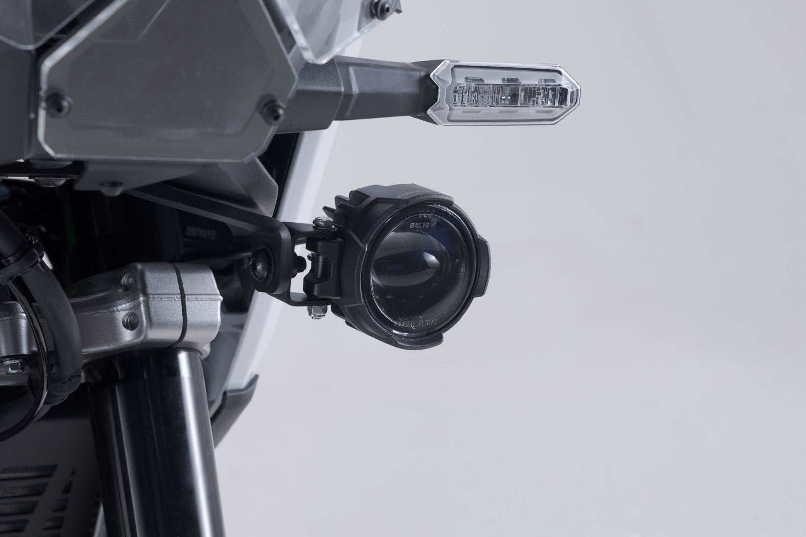 Side view of SW-Motech EVO fog light kit - Black. Kawasaki KLE500 / KLE500 SE (26-).