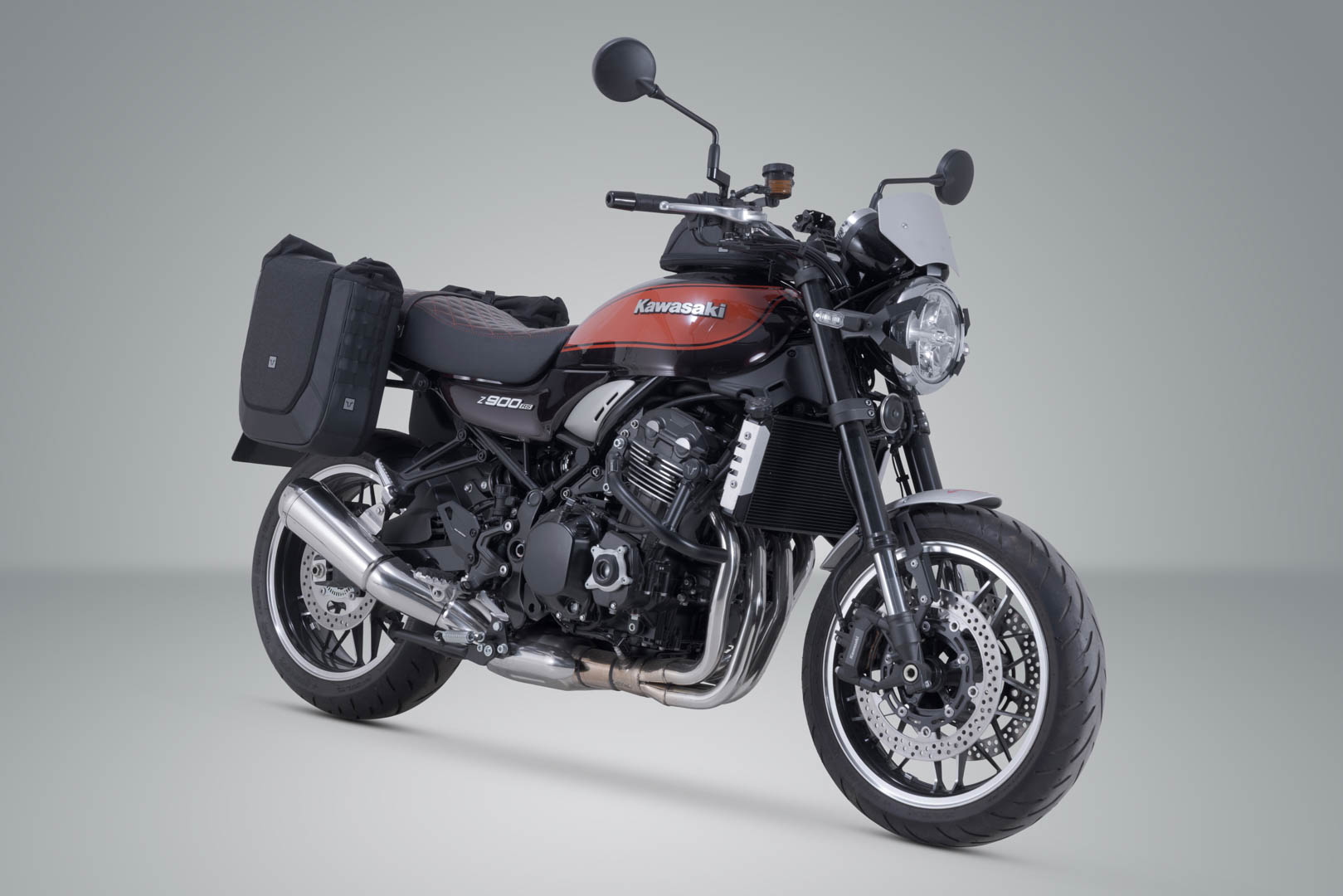 SW-Motech Legend Gear Side Bag system V-LOC - 16/11 l. Kawasaki Z900RS/Cafe/SE (17-), 50-årsjubileum. Figur 2