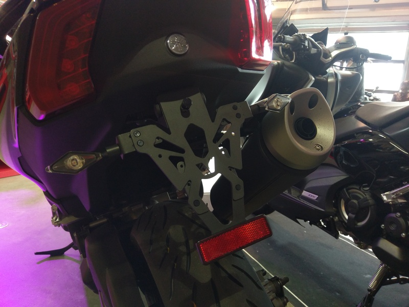 V-DELAR Svart plåthållare Yamaha T-Max 530 Figur 8