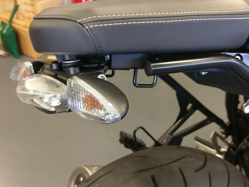 Design de acces BMW R Nine T1200 negru sub șa Figura 1