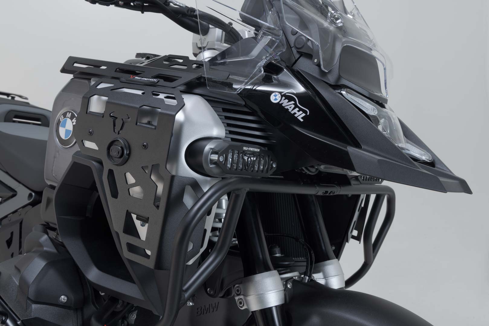 SW-Motech Skydd för extra strålkastare - Svart. BMW R 1300 GS Adventure (24-). Figur 2