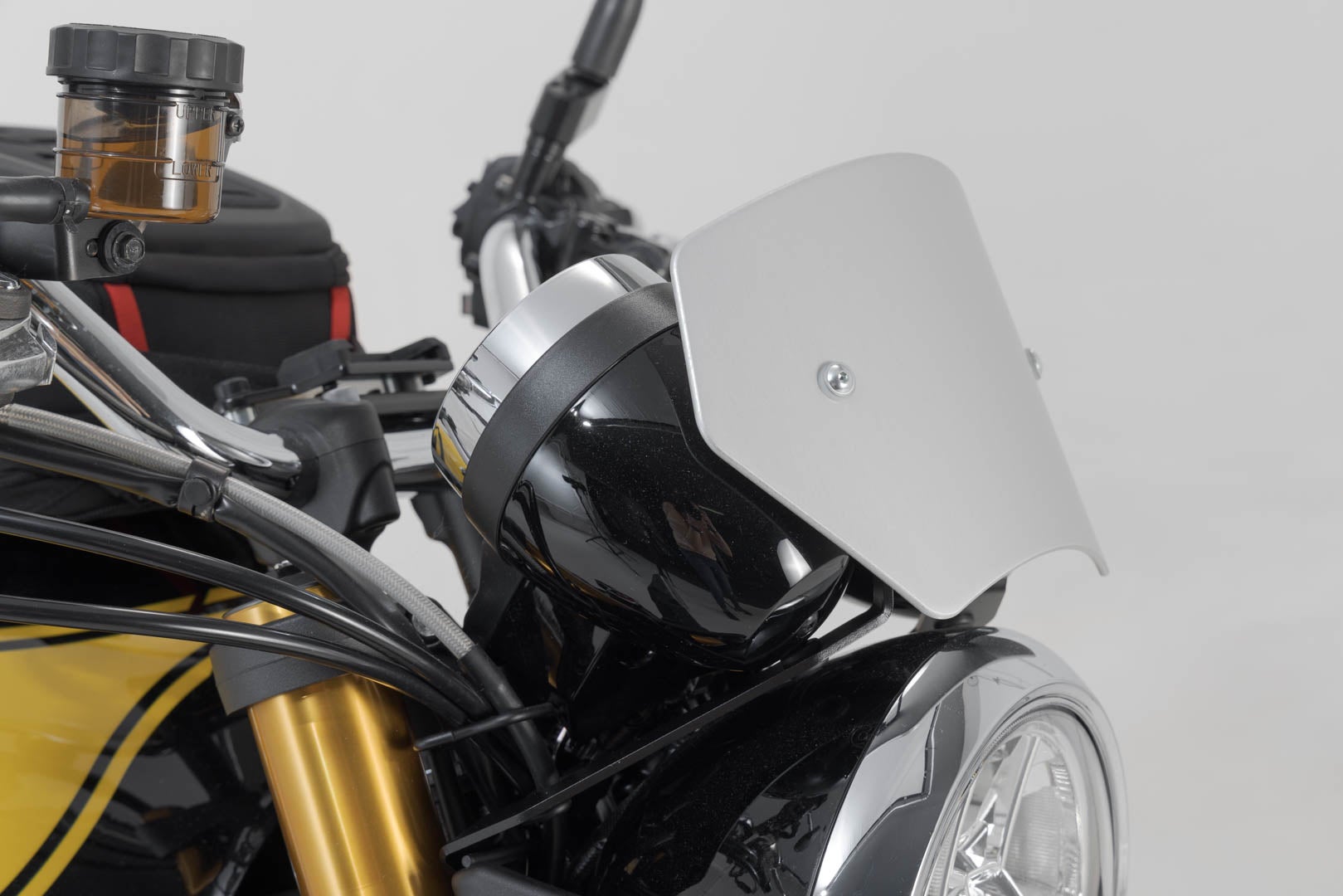 SW-Motech Para-brisas - Prata. Kawasaki Z900RS (17-) / SE (21-). Figura 5