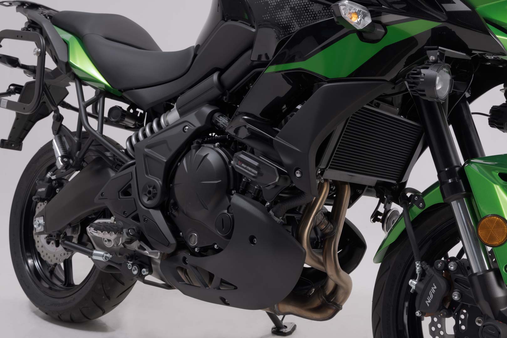 SW-Motech Frame skjutreglage kit - Svart. Kawasaki Versys 650 (14-21). Figur 1