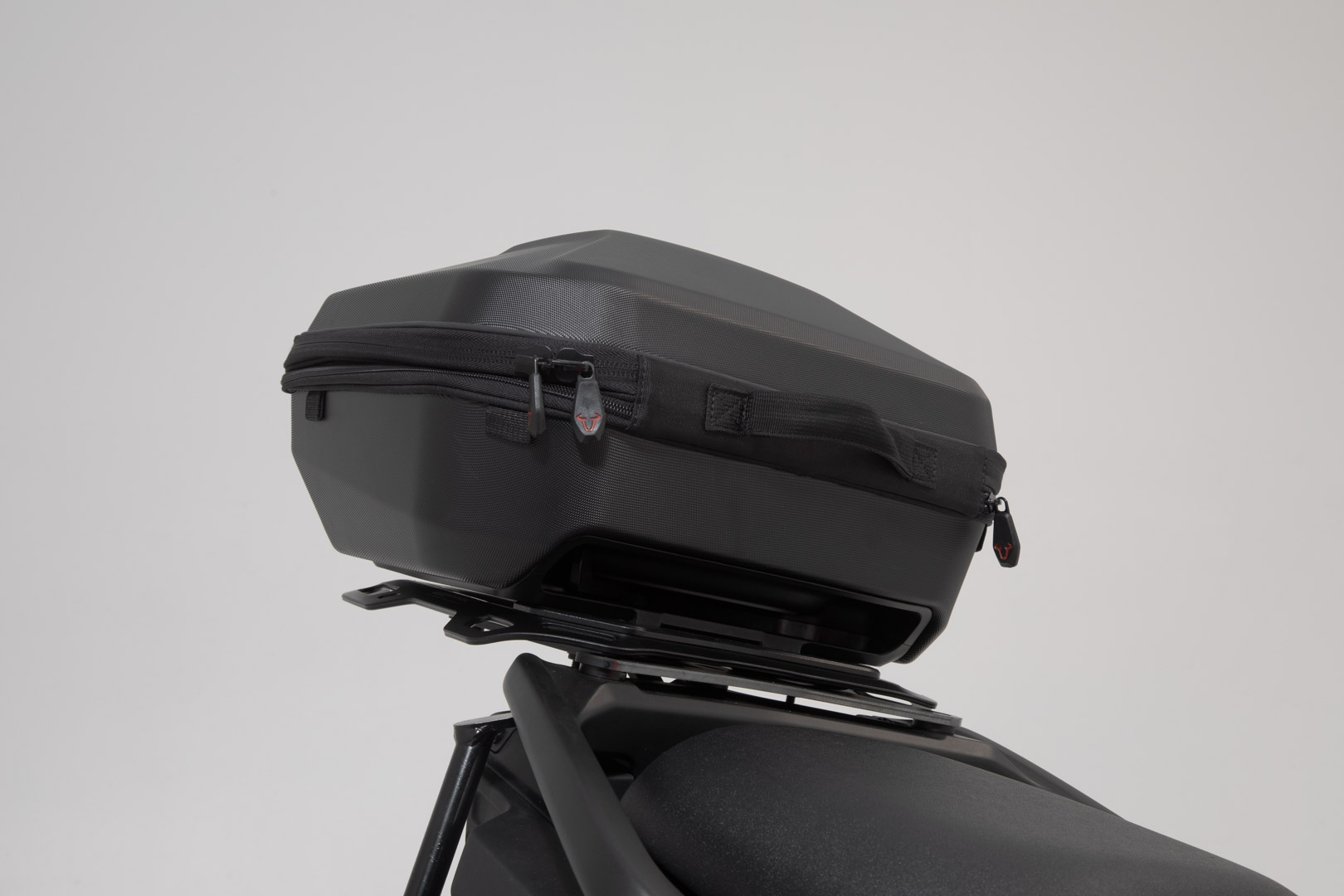 SW-Motech URBAN ABS toppfodral - Svart. Yamaha Tracer 9 / GT (20-) / GT+ (22-). Figur 5