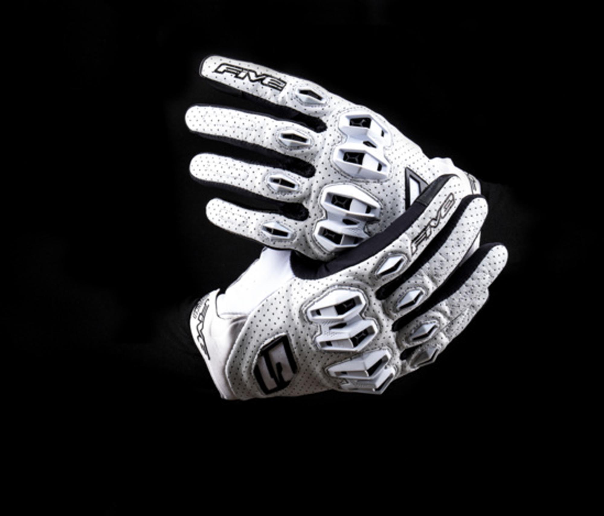 Five Stunt Evo 2 perforerade motorcykelhandskar vit/svart S Figur 4