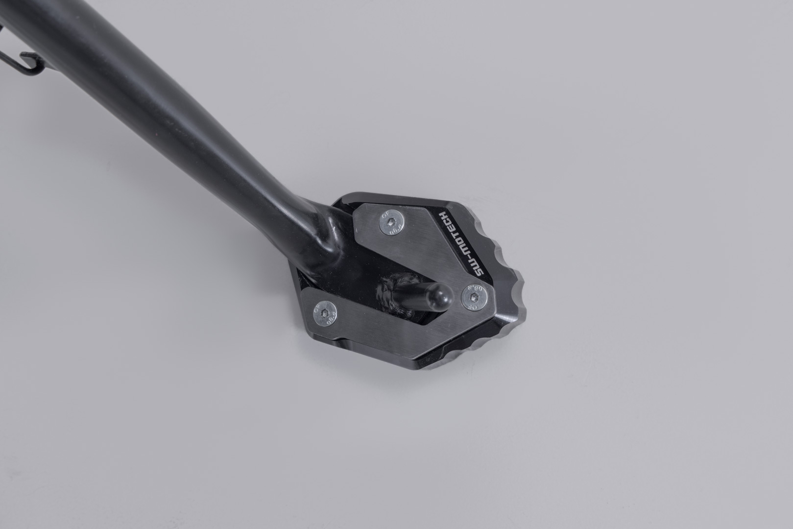 Extensie SW-Motech pentru piciorul lateral - Negru/argintiu. Yamaha Tracer 7 / GT (25-). Figura 1