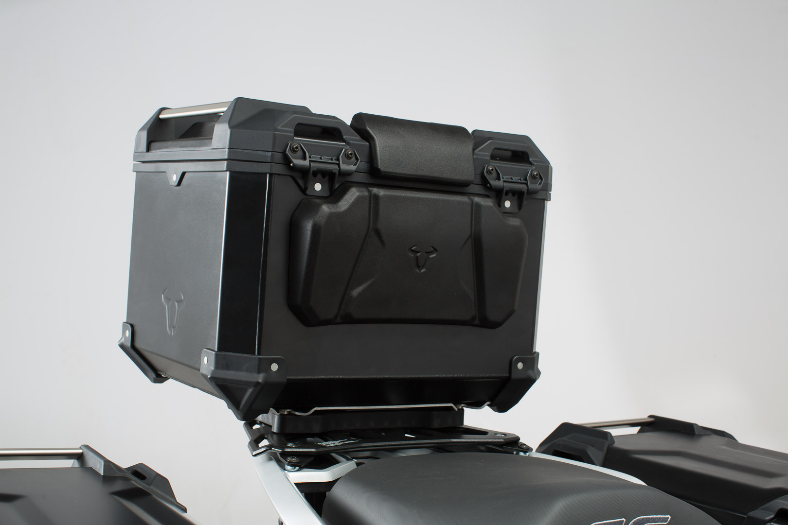 SW-Motech TRAX ADV spătar pentru pasager - Pentru top case TRAX ADV. Negru. Figura 2