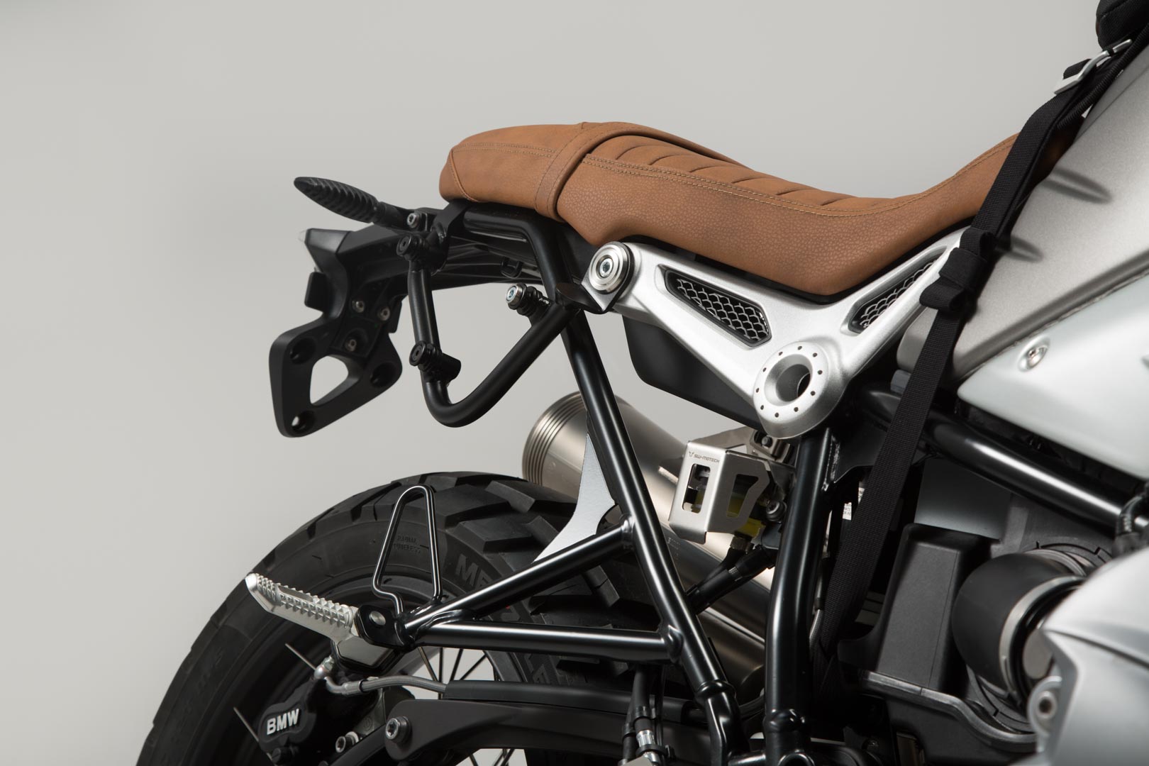 SW-Motech Legend Gear sistem de geantă laterală LC - BMW R nineT Scrambler (16-). Figura 3
