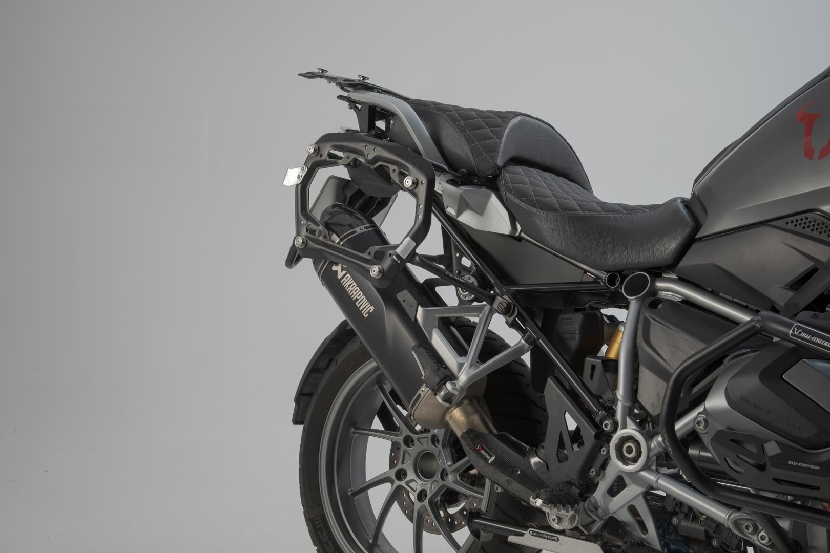 SW-Motech Akrapovic Slip On sistema de escape - Preto. BMW R 1250 GS / Adv (18-). Figura 4