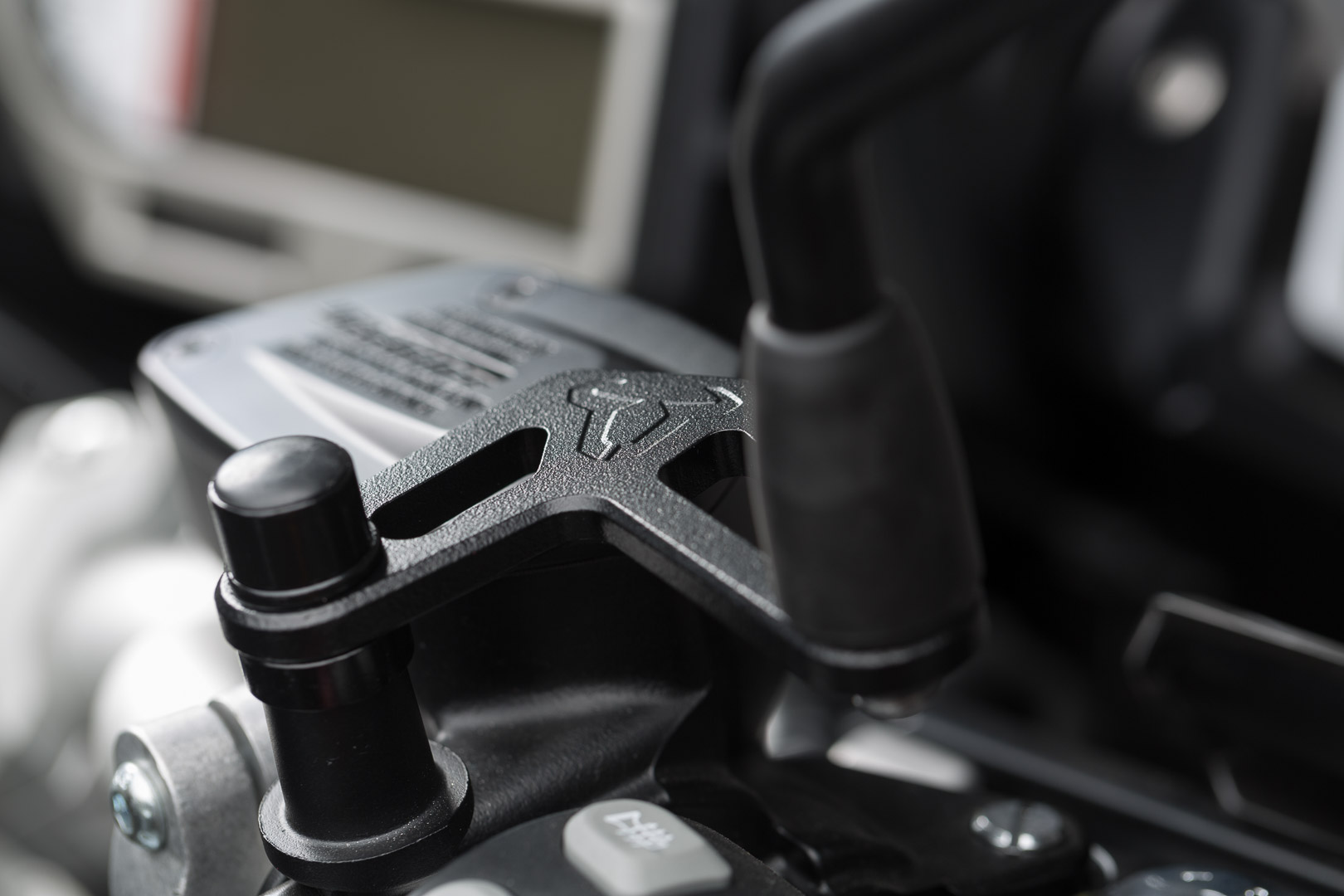 Extensie SW-Motech pentru oglinda BMW - Neagră. Pentru firul oglindă. Extensie maximă: 66 mm. Figura 2