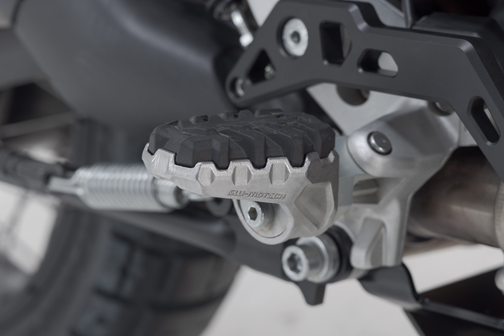 Kit de sprijin pentru picioare SW-Motech EVO - Ducati Multistrada V4 / V2, DesertX. Figura 1