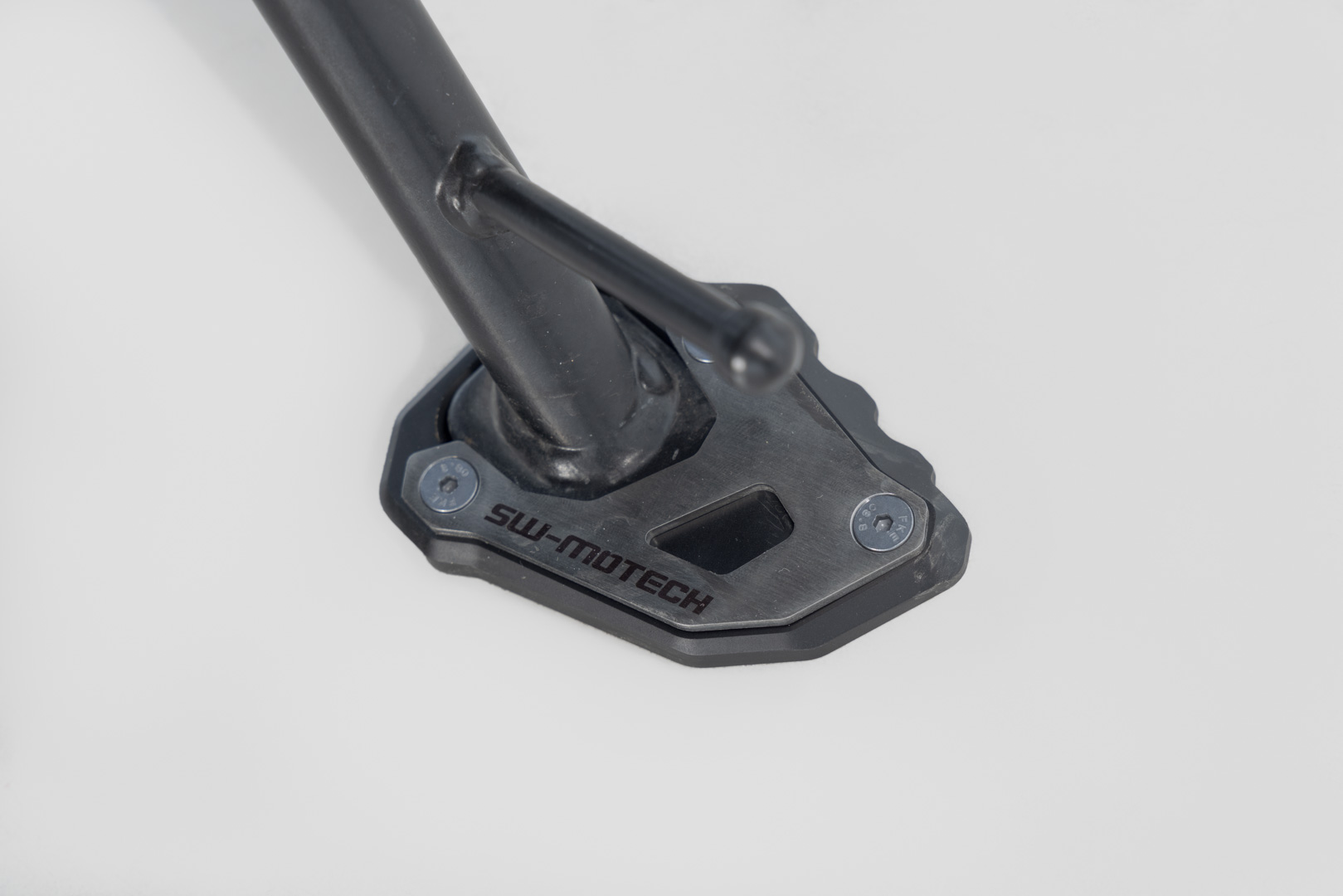 Extensie SW-Motech pentru piciorul lateral - Negru/argintiu. Moto Morini X-Cape 650 (21-). Figura 1