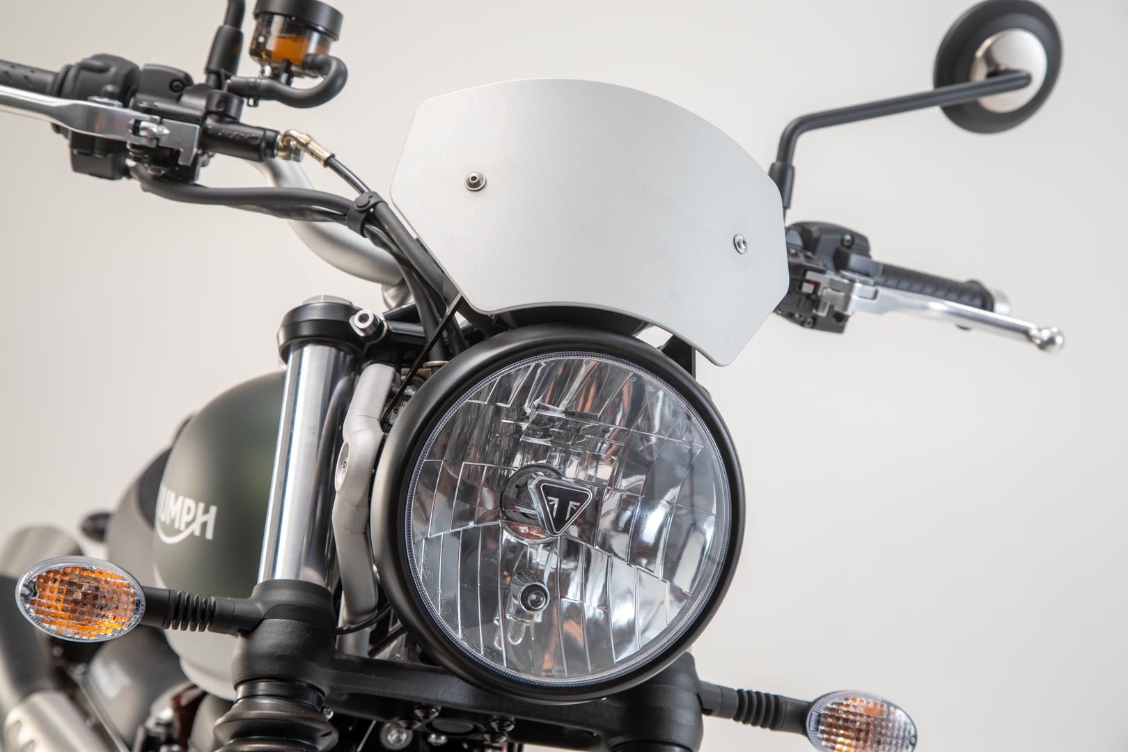 Parbrizul SW-Motech - Argintiu. Triumph Street Scrambler 900 (16-). Figura 3