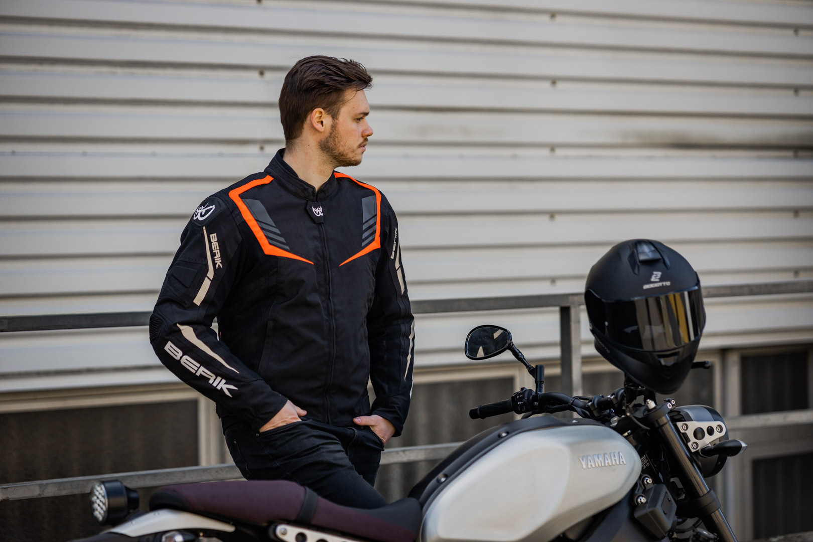 Berik Toronto Waterproof Motorcycle Textile Jacket black/black/red 58 Figure 3