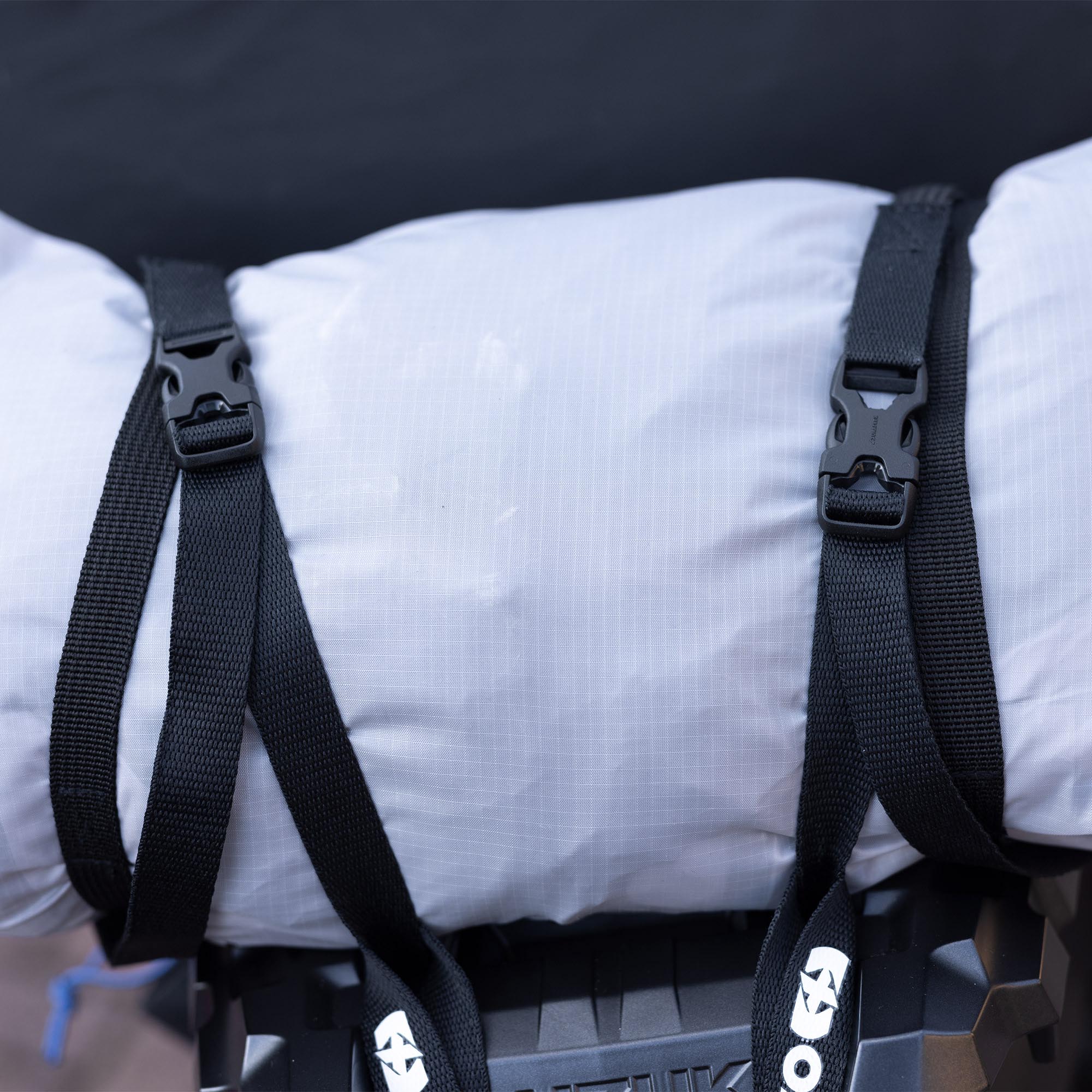 Side view of Oxford Atlas B-Clip 17mm Fastening Straps