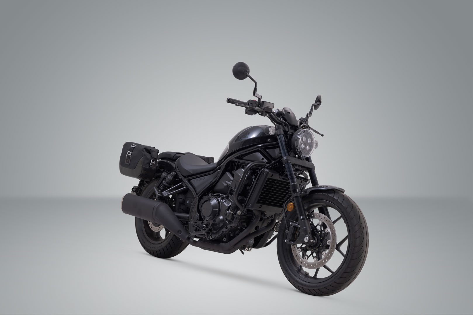 SW-Motech Legend Gear sistem de geantă laterală LC - Ediție neagră - Honda CMX1100 (20-). Figura 2