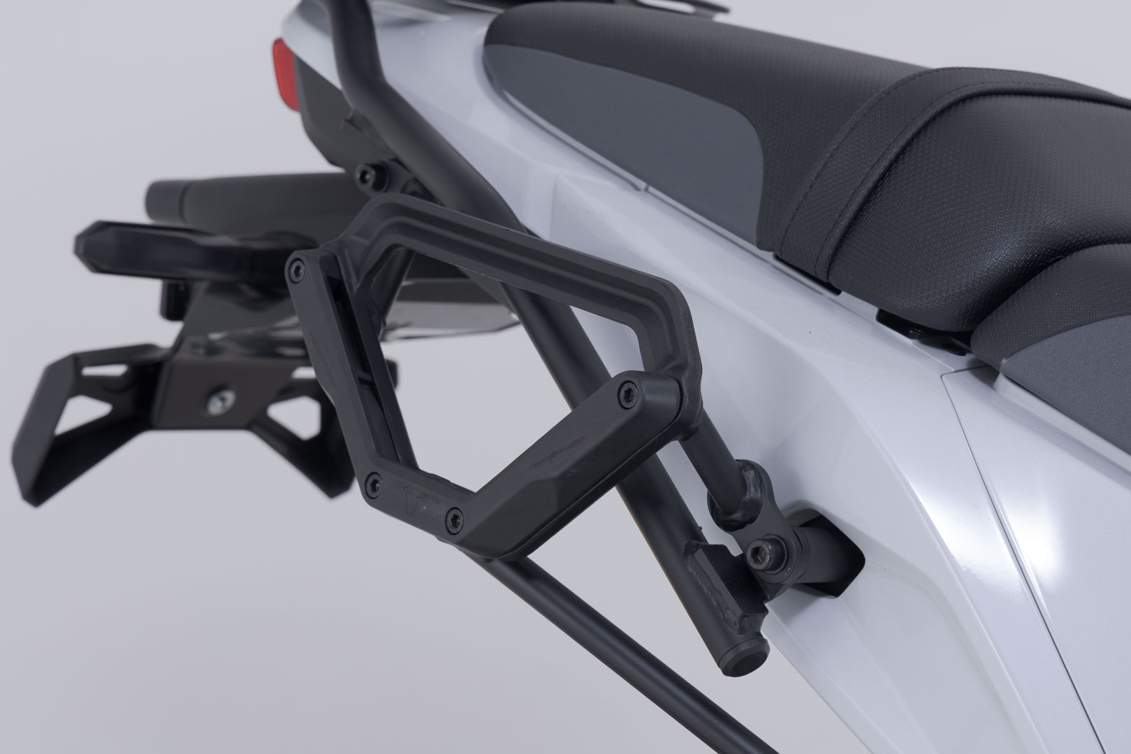 SW-Motech Side Bag WP-system V-LOC - 16/16 l. Kawasaki KLE500 / KLE500 SE (26-). Figur 4