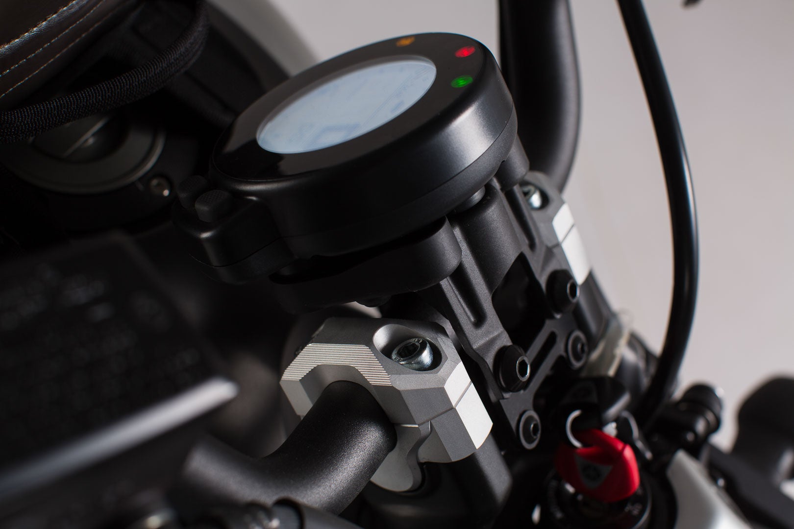 SW-Motech Bar riser - H=20 mm. Black. Yamaha XSR700 (15-20). Figure 2