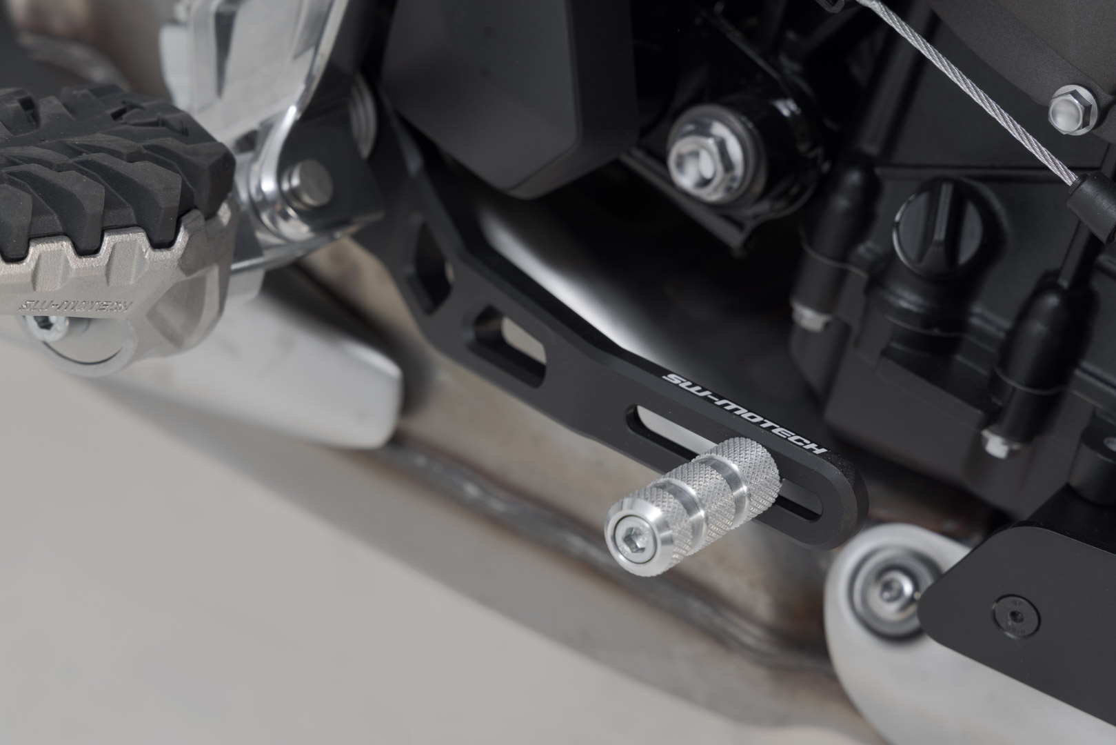 SW-Motech Schimbător de viteze și pedale de frână - Triumph Tiger 660 (21-). Figura 3