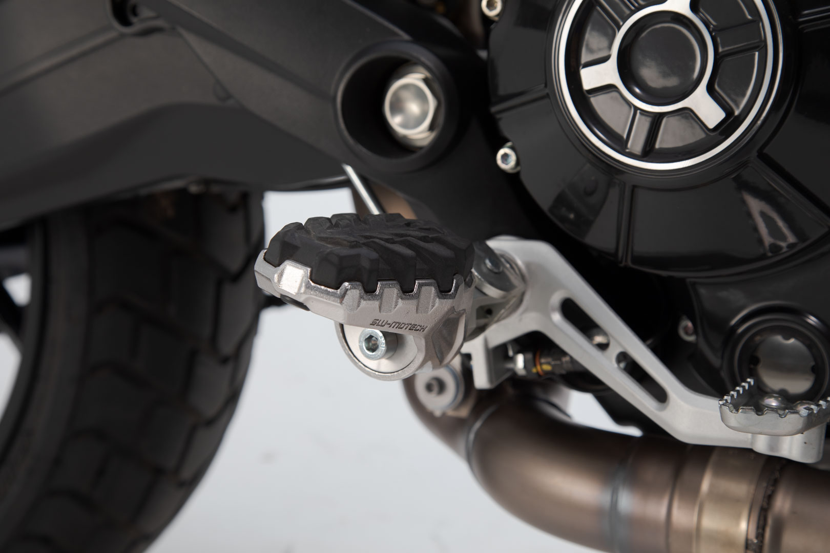 SW-Motech EVO fotstöd kit - Ducati modeller / Benelli TRK 502 X (18-). Figur 4