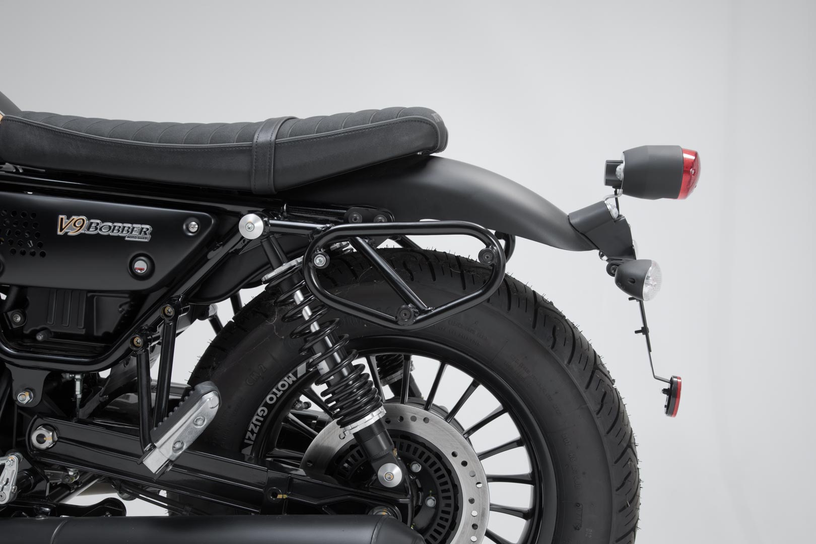 SW-Motech SLC portavion lateral stânga - Moto Guzzi V9 Roamer/Bobber (15-). Figura 1
