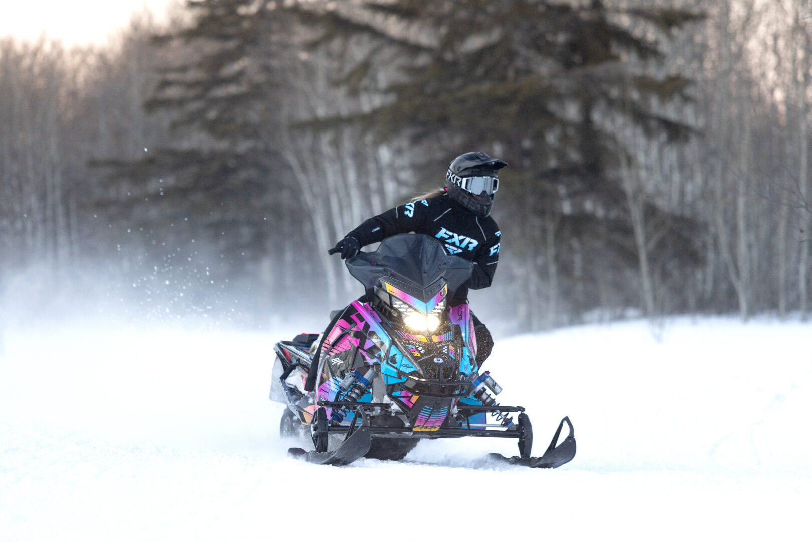 FXR Adrenaline Snescooterjakke til damer Sort/lyseblå 8 Figur 4
