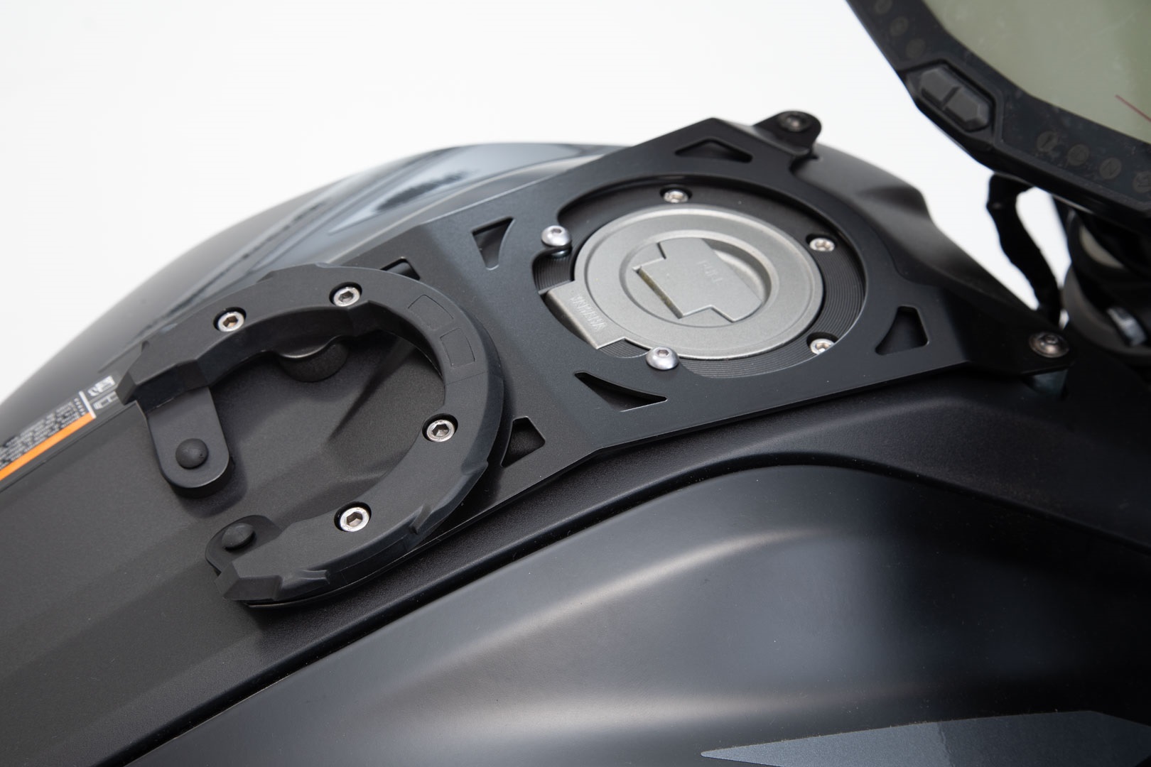 Inelul pentru rezervor SW-Motech EVO - Negru. Yamaha MT-07 (18-20). Figura 2