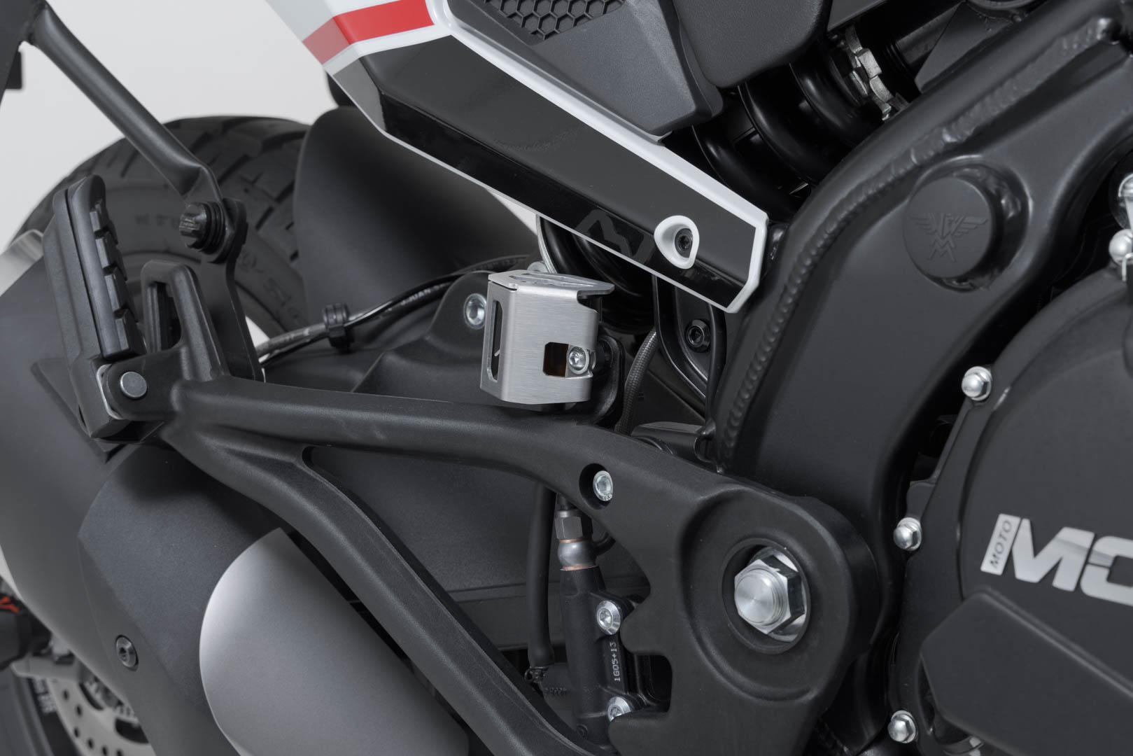 Protecția rezervorului de lichid de frână SW-Motech - Argintiu. Modele BMW / Ducati / KTM / Husqvarna. Figura 2