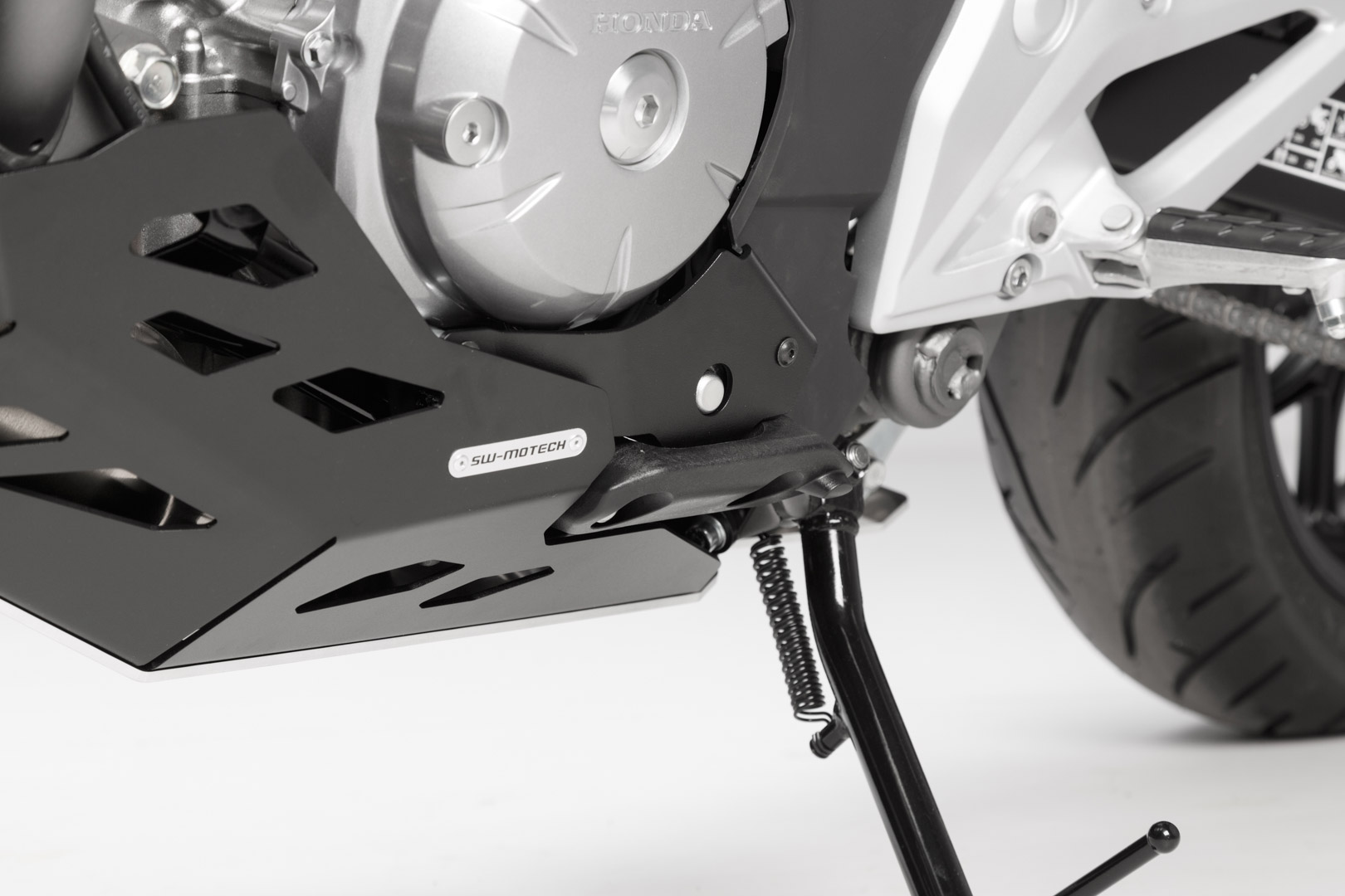 Protecție motorului SW-Motech - Negru/Argintiu. Honda NC700 / NC750 cu DCT. Figura 4