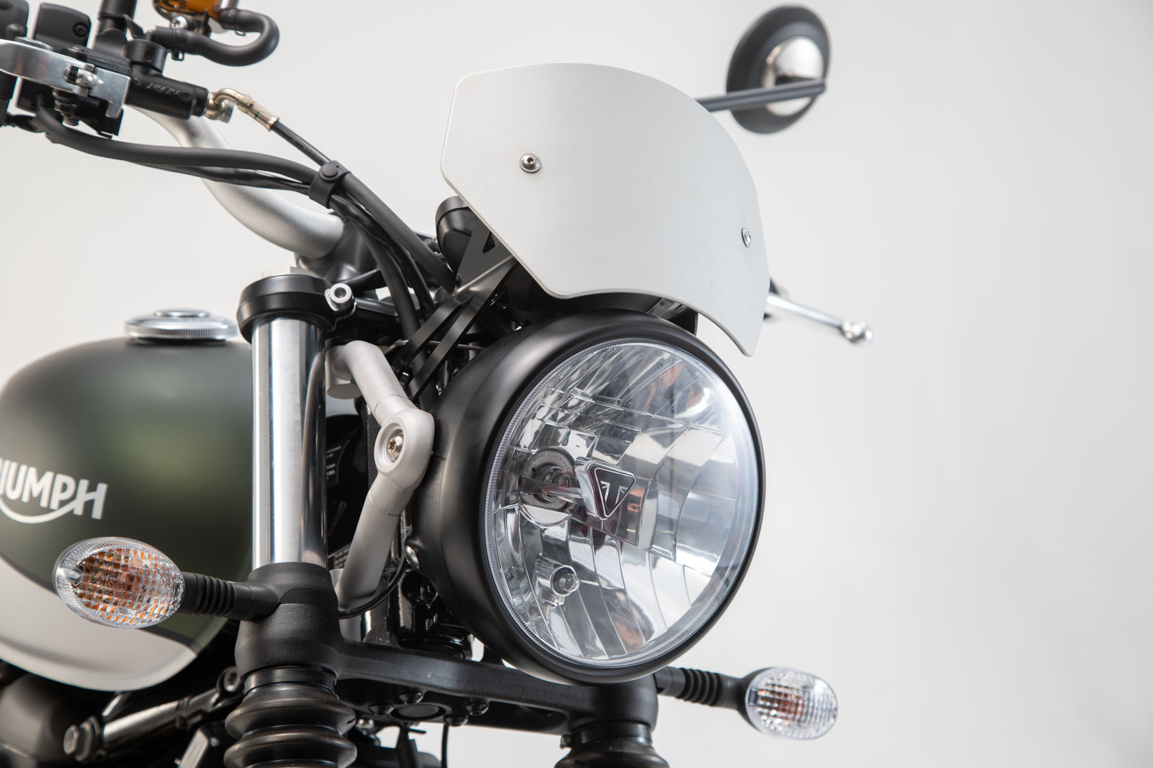 Parbrizul SW-Motech - Argintiu. Triumph Street Scrambler 900 (16-). Figura 1