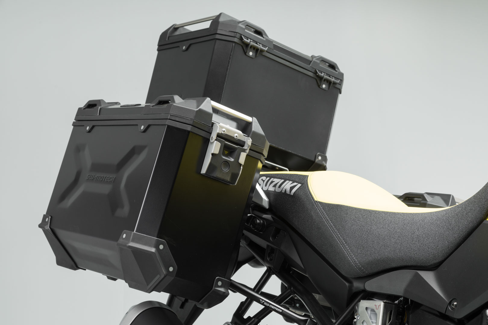 Setul de aventură SW-Motech TRAX ADV - Argint. Suzuki V Strom 1000 (14-19). Figura 2