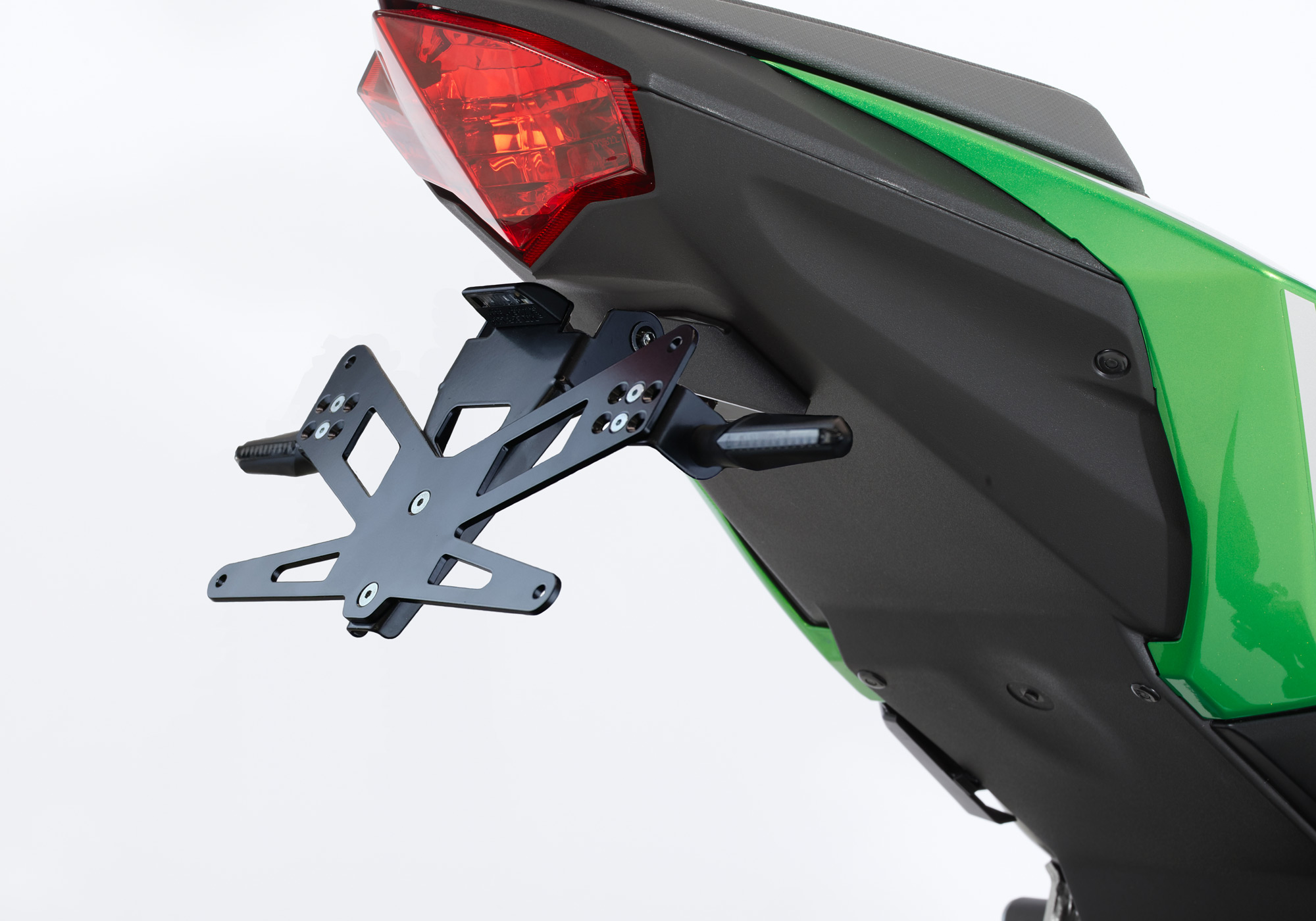 PROTECH registreringsskyltshållarsats inklusive reflektor och plattlampa rostfritt stål/pulverlackerad aluminium svart Figur 1