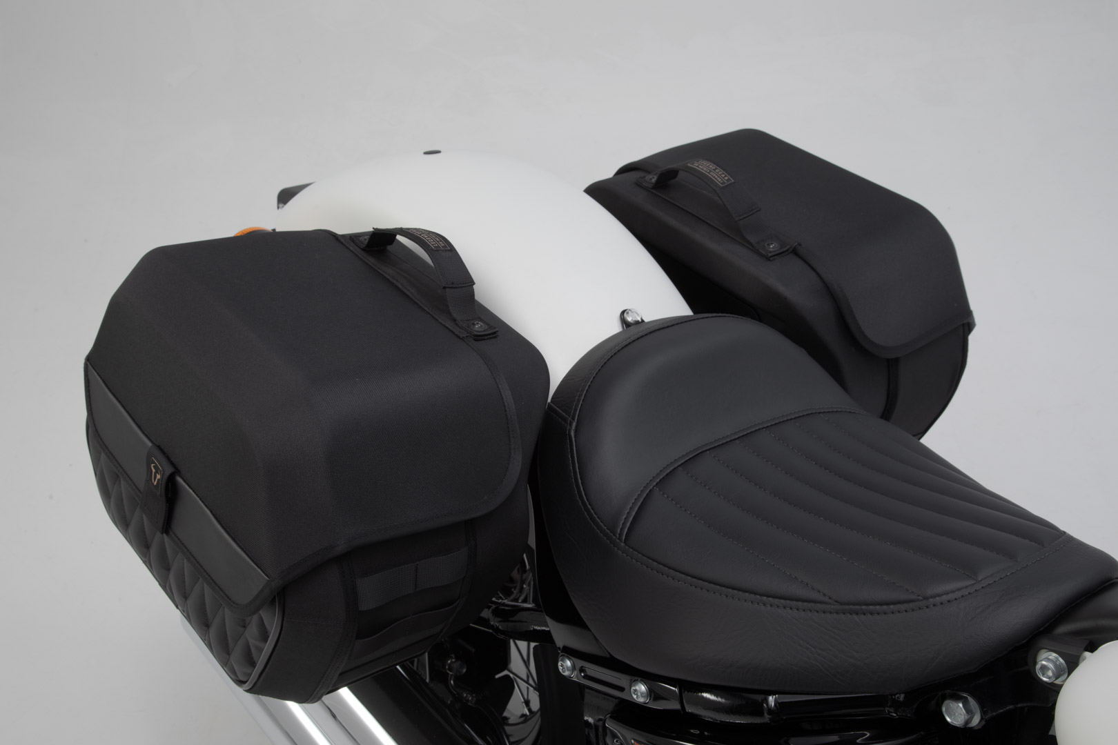 Sistem de genți laterale SW-Motech Legend Gear LH2/LH1 - 25,5/19,5 l. Harley-Davidson Softail Slim (17-). Figura 3