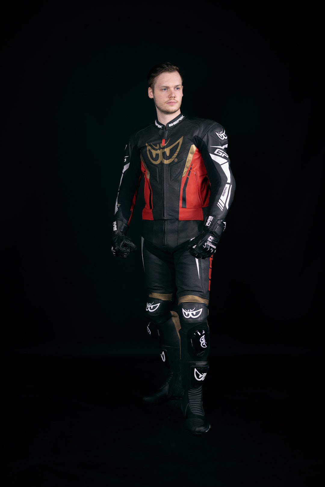 Berik Monza Two Piece Motorcycle Leather Suit black/red/gold 56 Figure 3