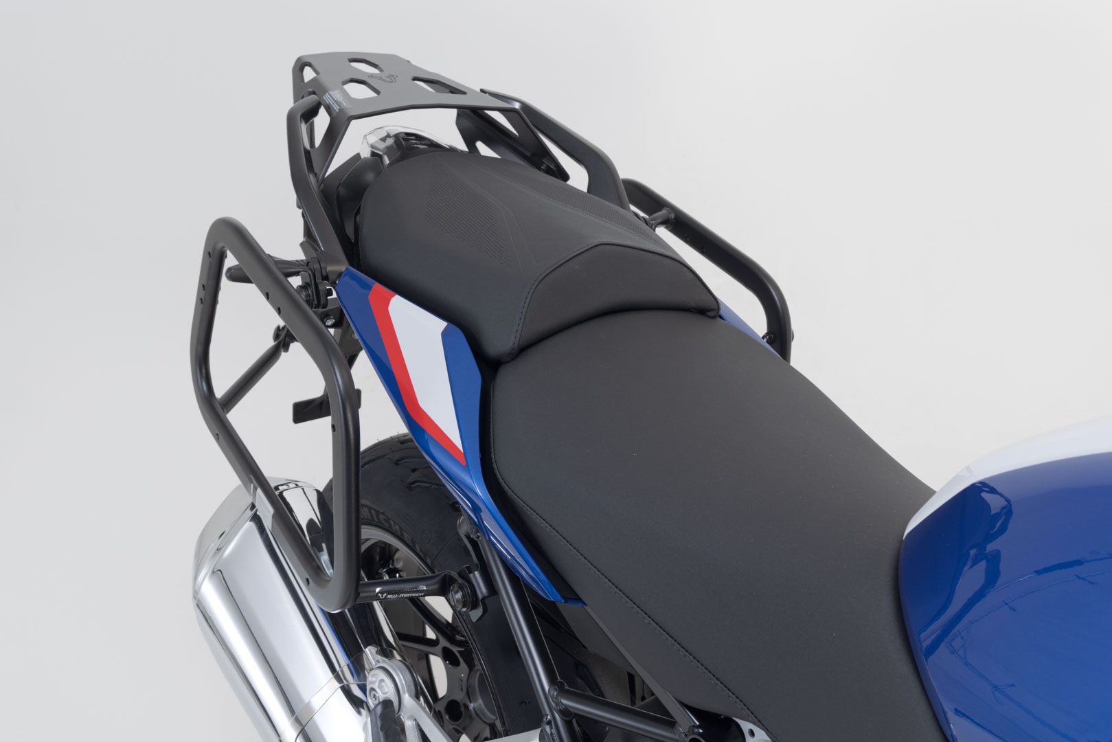 Portavione laterale SW-Motech EVO - Negru. BMW R 1200 R/RS (14-18), R 1250 R/RS (18-). Figura 4