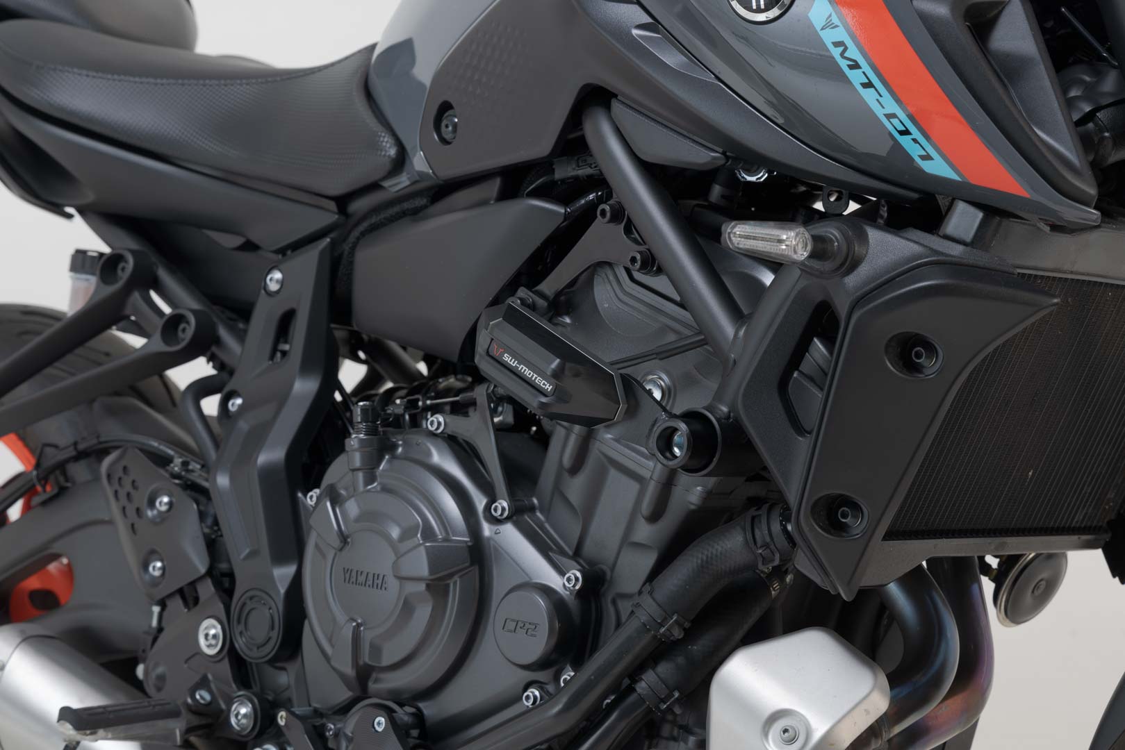 Kit SW-Motech Frame slider - Negru. Yamaha MT-07 (14-) / MT-07 Tracer (16-). Figura 3