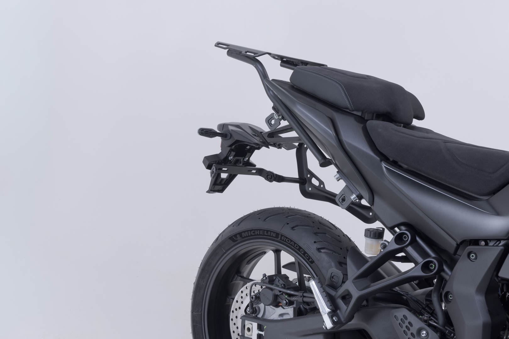 Portavion lateral SW-Motech PRO - Negru. Yamaha Tracer 7 / GT (25-). Figura 5