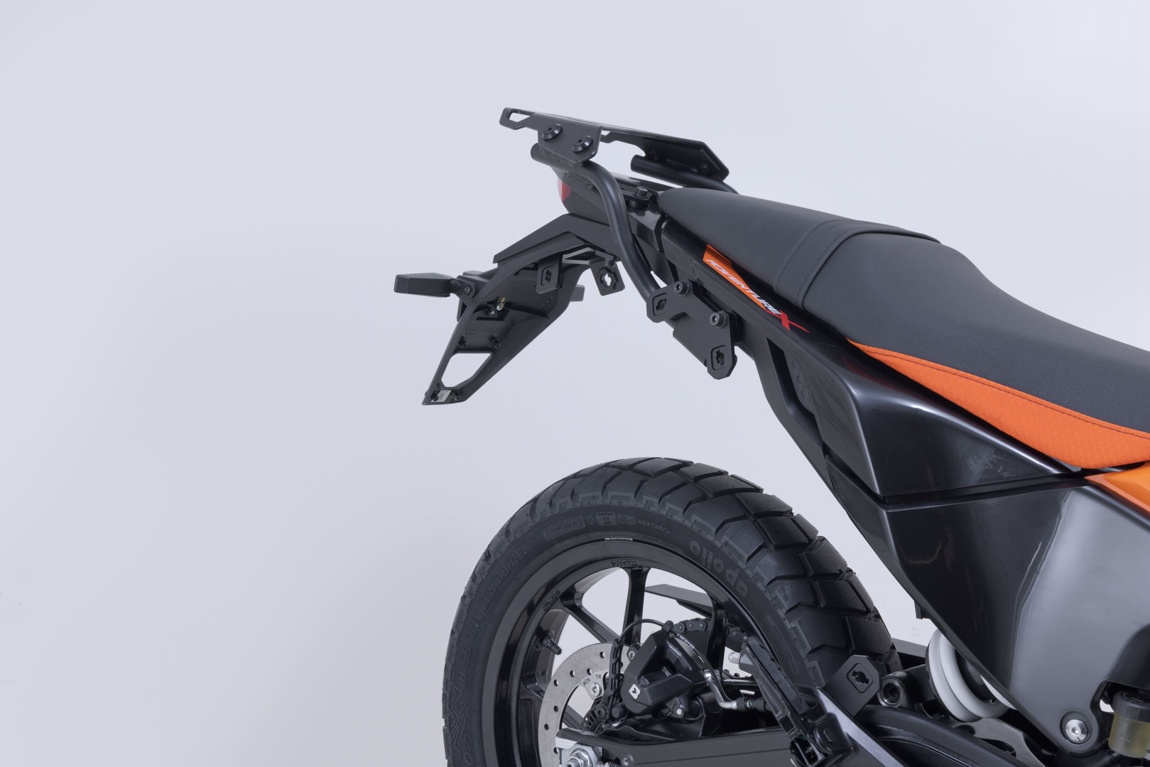 Portavion lateral SW-Motech PRO - Negru. KTM 125 SMC R, 250 Adv, 390 Adv (25-). Figura 5