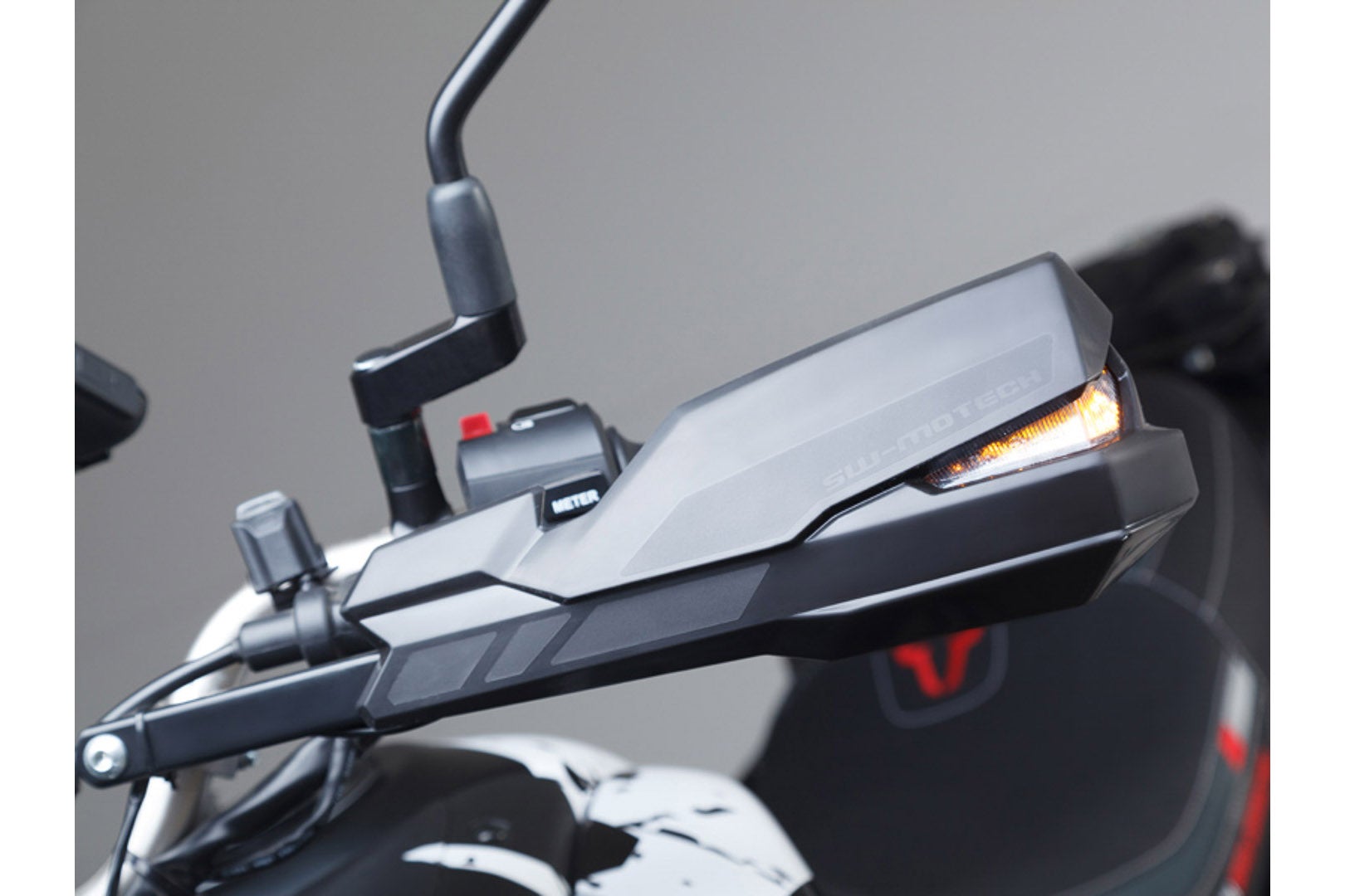SW-Motech KOBRA kit paramano - Nero. Triumph Tiger 800/1200. Figura 4