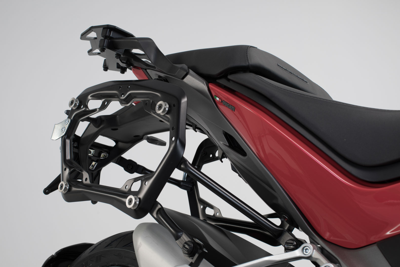 SW-Motech TRAX ADV Alukoffer-System - Silbern. 45/45 l. Ducati Multistrada 1260 (17-). Abbildung 2