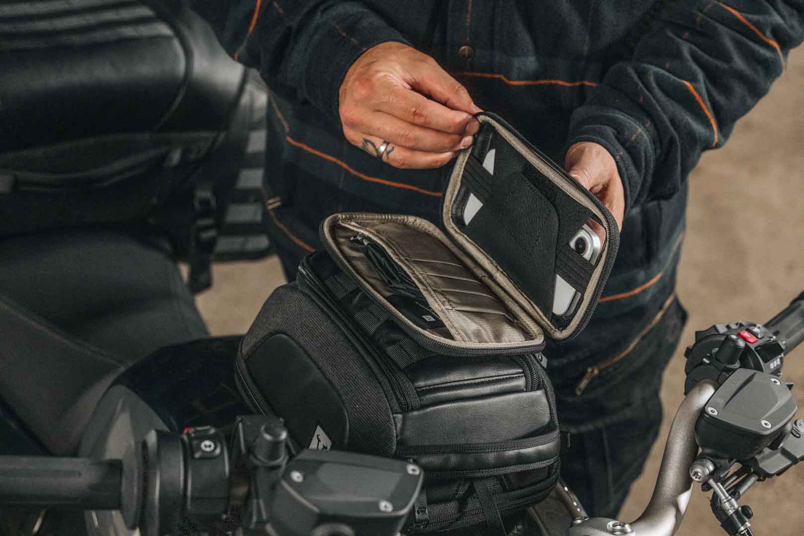 Punga SW-Motech Legend Gear pentru smartphone LA11 - Pentru sistemul MOLLE. Negru. Figura 5