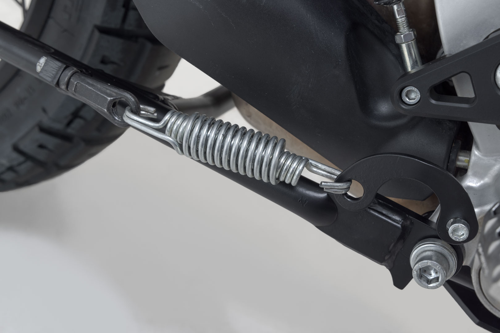Standul SW-Motech - Negru. Ducati DesertX (22-). Figura 5
