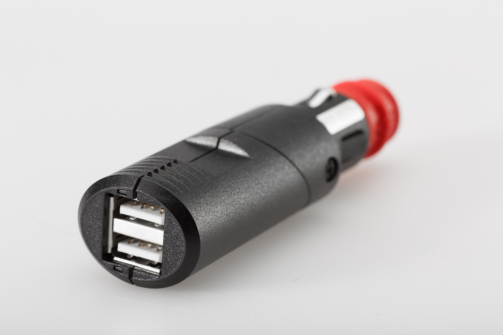 SW-Motech port dublu USB cu priză universală - Pentru priză de brichetă 12V DIN. 2x2100 mA. Figura 1