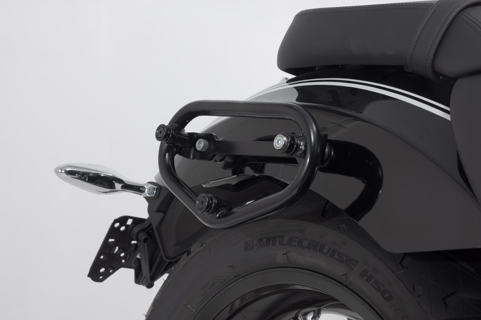 SW-Motech SLC sidohållare höger - BMW R18 (20-). Figur 4