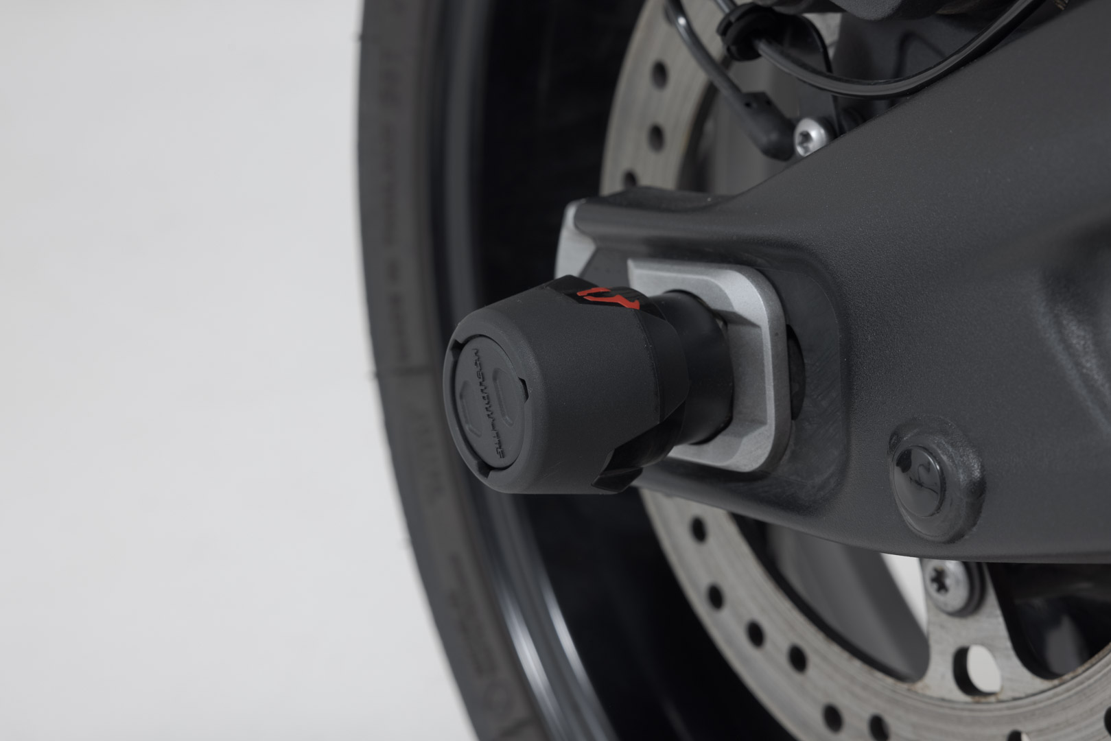 Set SW-Motech Slider pentru puntea spate - Negru. Daytona, Trident, Tiger 660, X-Cape 650. Figura 5