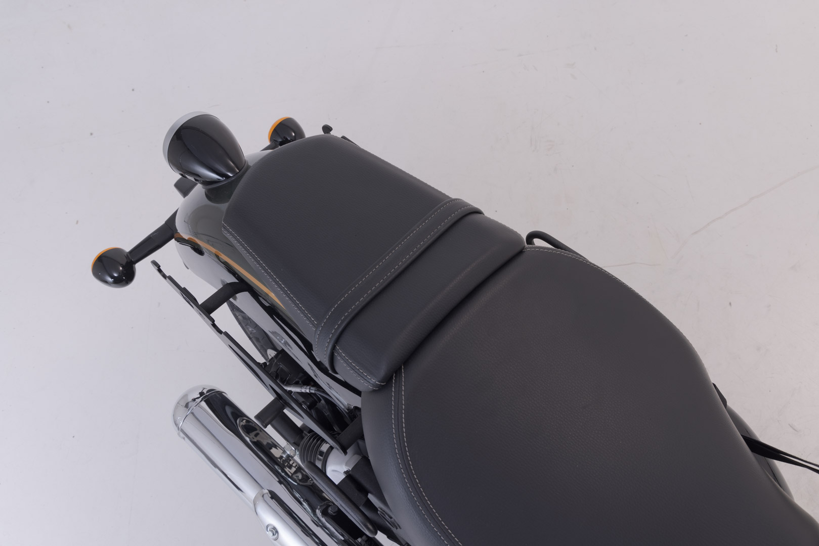 Sistem de genți laterale SW-Motech Legend Gear LH1/LH1 - 2x 19.5L. Royal Enfield Super Meteor 650 (22-). Figura 5